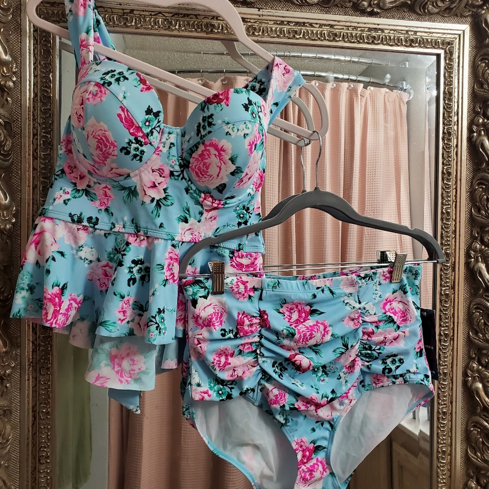 Nwt swimwear